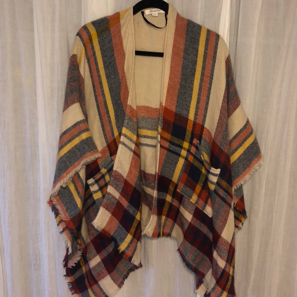 Fall themed wrap with pockets